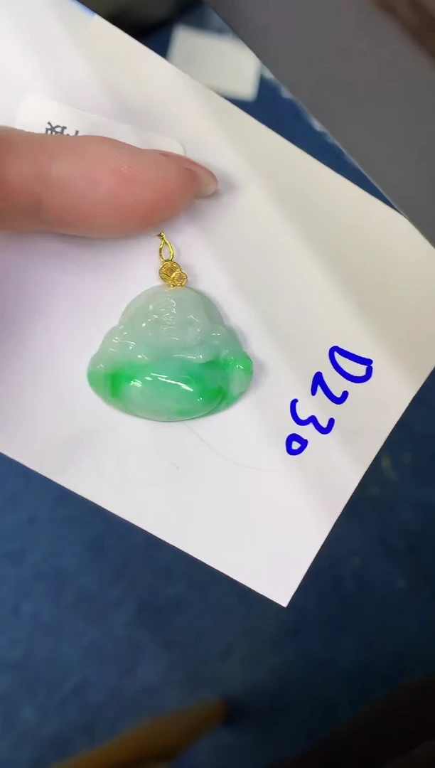 翡翠18K金镶嵌颈饰缅甸天然翡翠A货