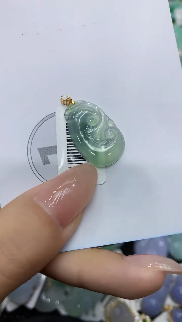 颈饰18K金镶嵌翡翠111111111111