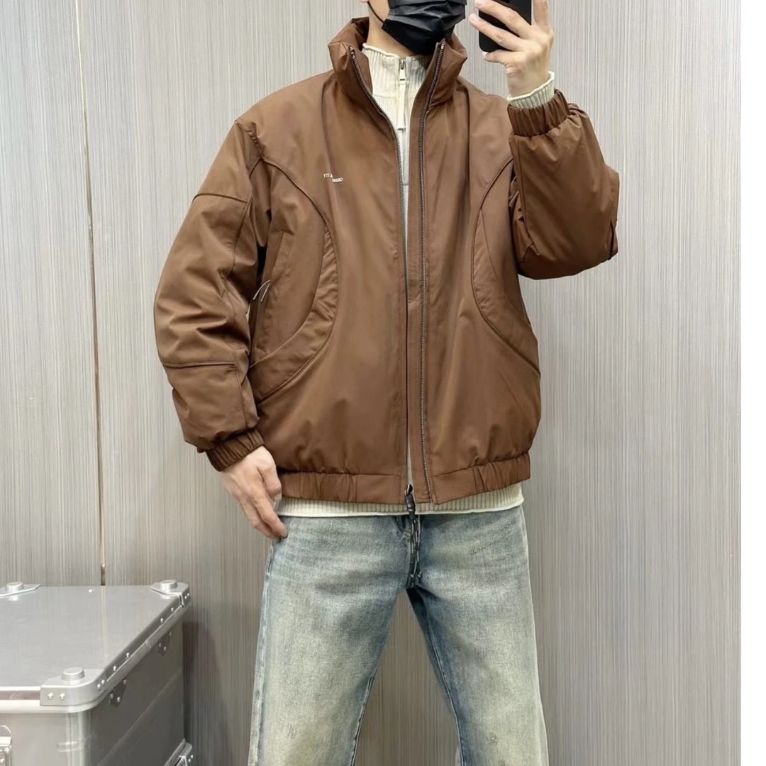 冬季新款休闲风工装立领白鸭绒短款羽绒服男棕色宽松保暖加厚外套