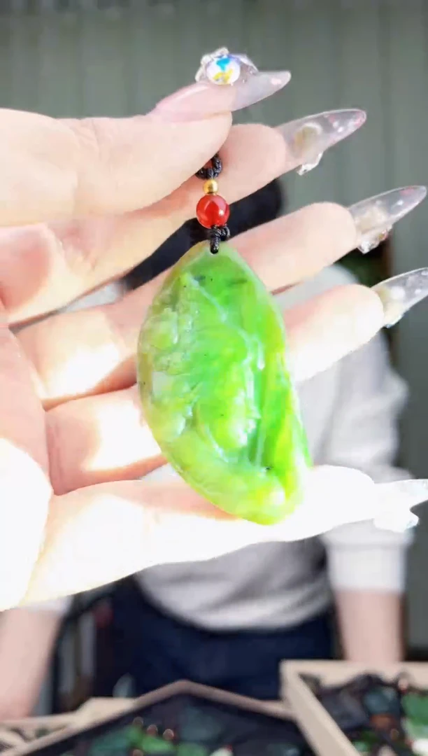 【闪购商品】和田玉挂件未镶嵌拍一发一，多样性发货！