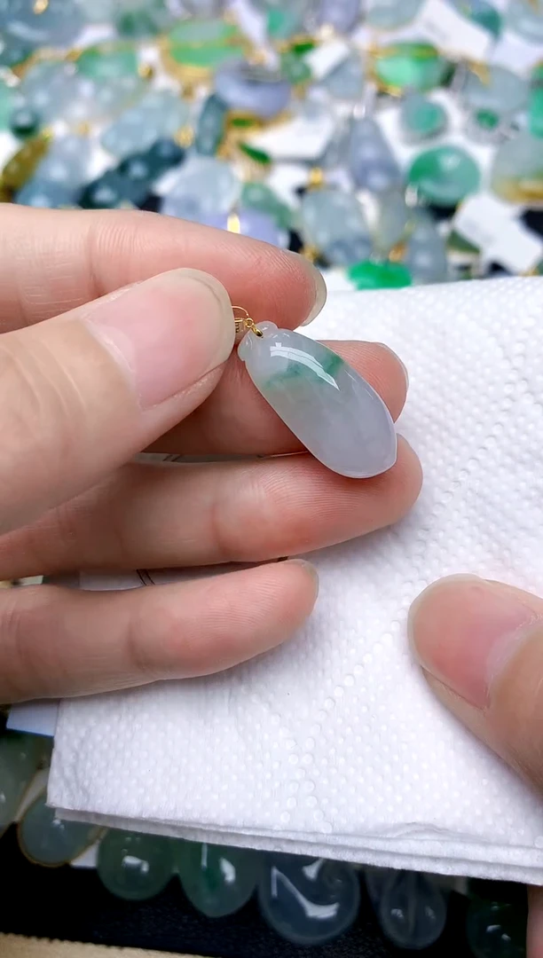 颈饰18K金镶嵌翡翠天然A货翡翠