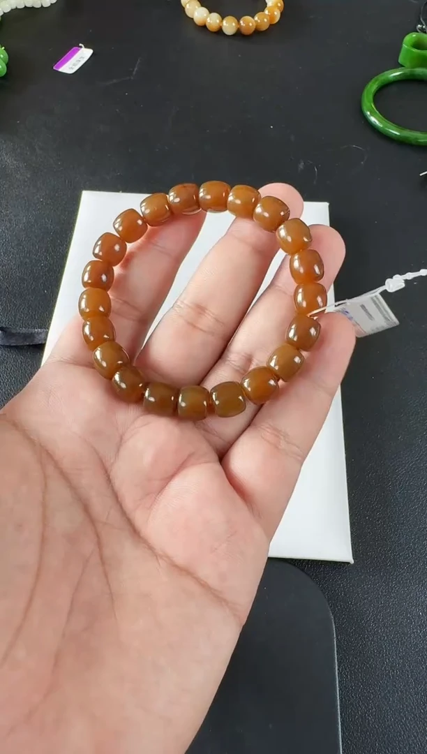 颈饰未镶嵌和田玉约9*10MM满红糖