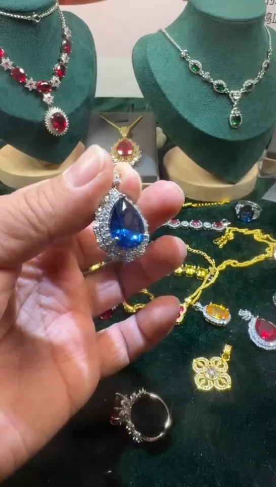 颈饰蓝宝石18K金镶嵌1