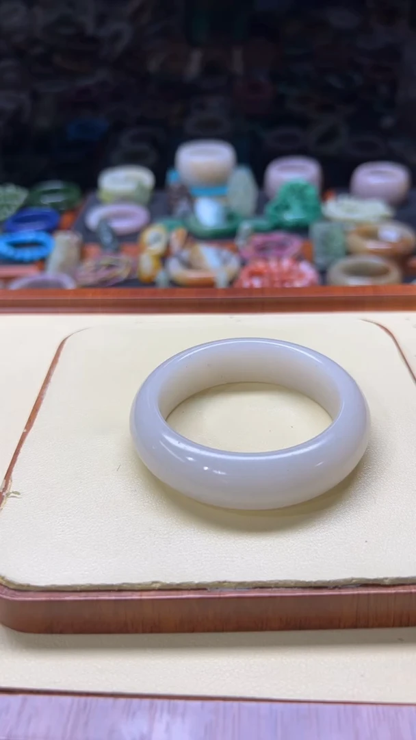 未镶嵌手镯石英质玉?***梨1116