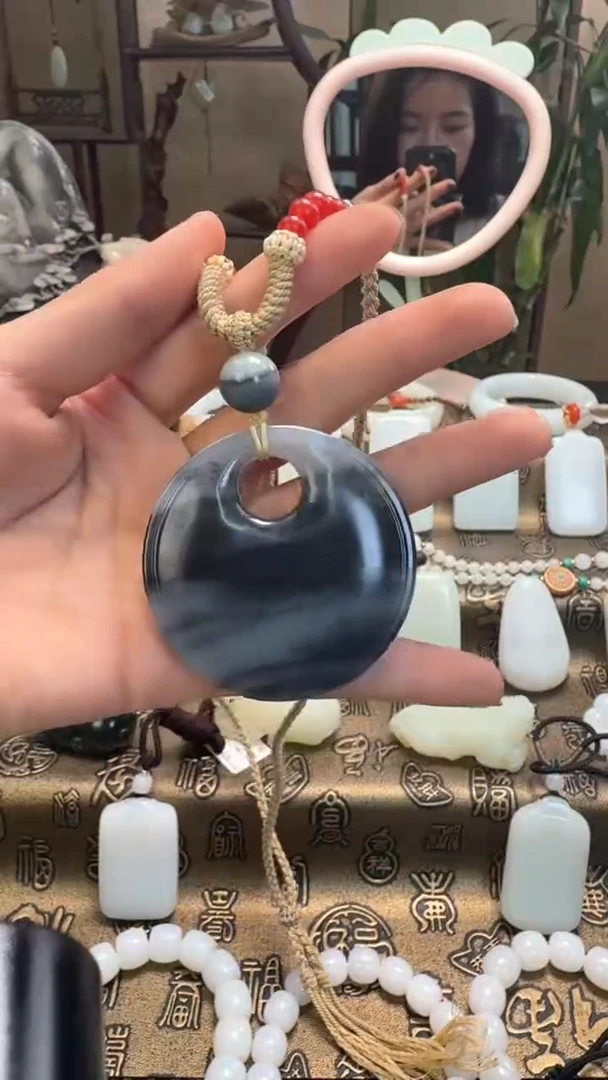 颈饰未镶嵌和田玉青花圆牌