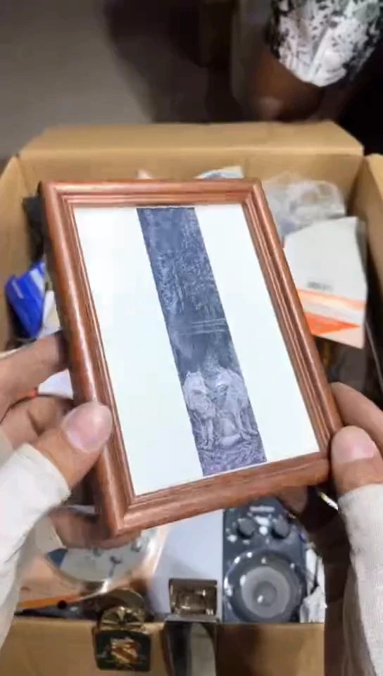 8新c****0中古商品，瑕疵品，不保好坏。578