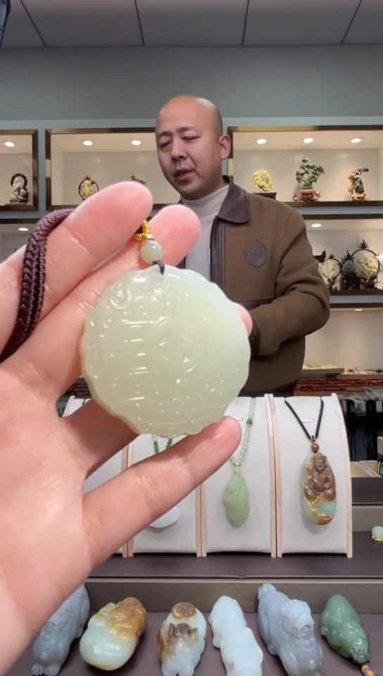 颈饰未镶嵌和田玉苏