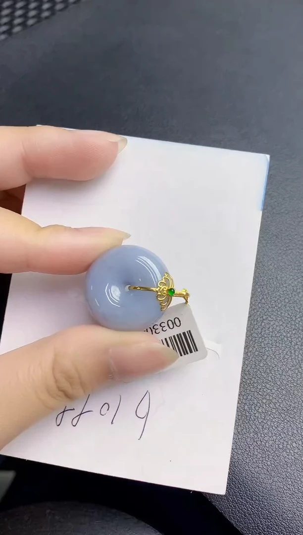 翡翠18K金镶嵌颈饰0000000000