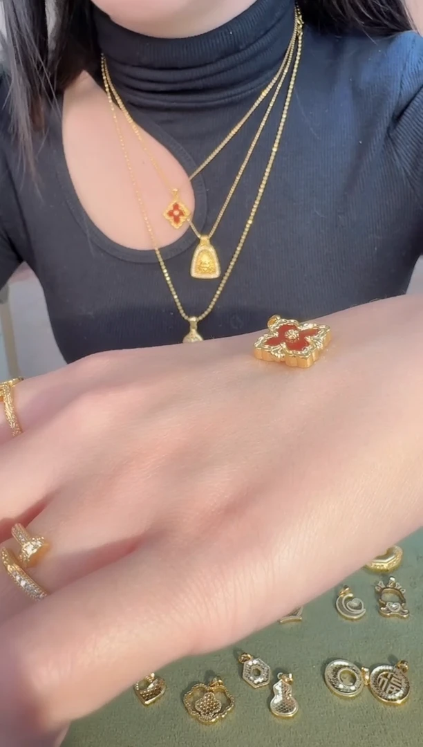 布家四叶草吊坠0.90（附带礼盒包装）