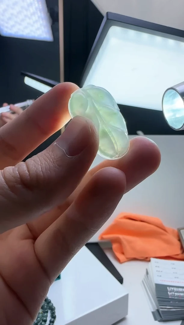 【闪购商品】翡翠吊坠(不含链)未镶嵌翡翠吊坠71