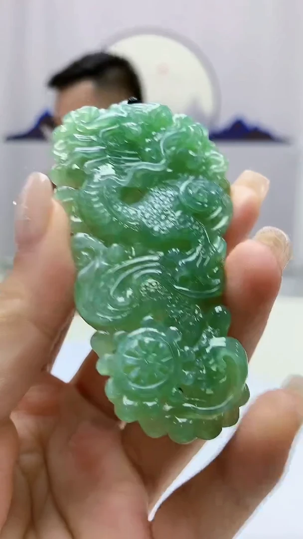 定制翡翠未镶嵌5124ms-毛货76龙鱼