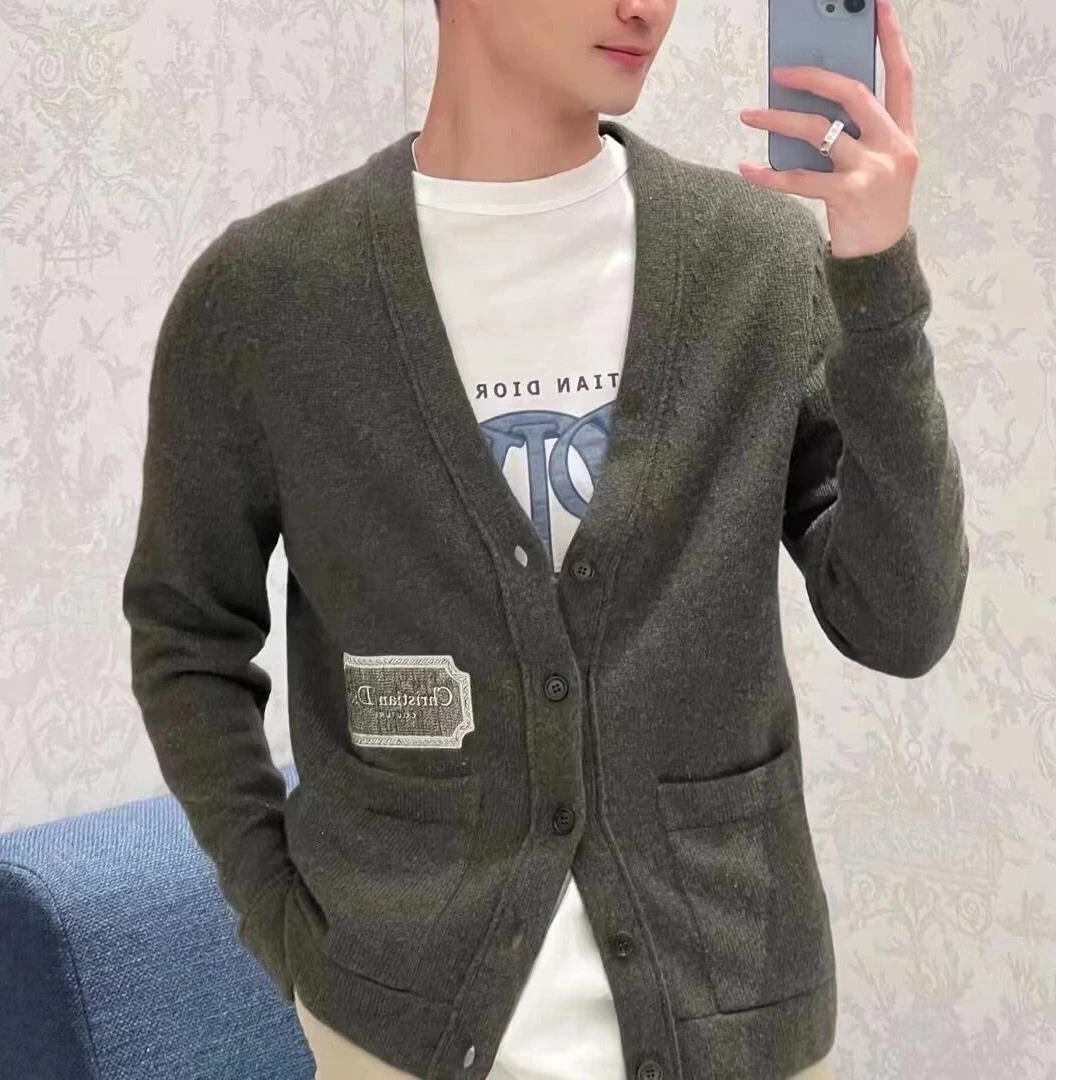 未使用 DIOR/迪奥 男士经典时尚休闲百搭盾牌羊绒针织开衫102157