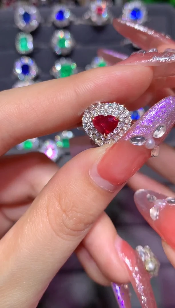 18K金镶嵌戒指红宝石1.03CT