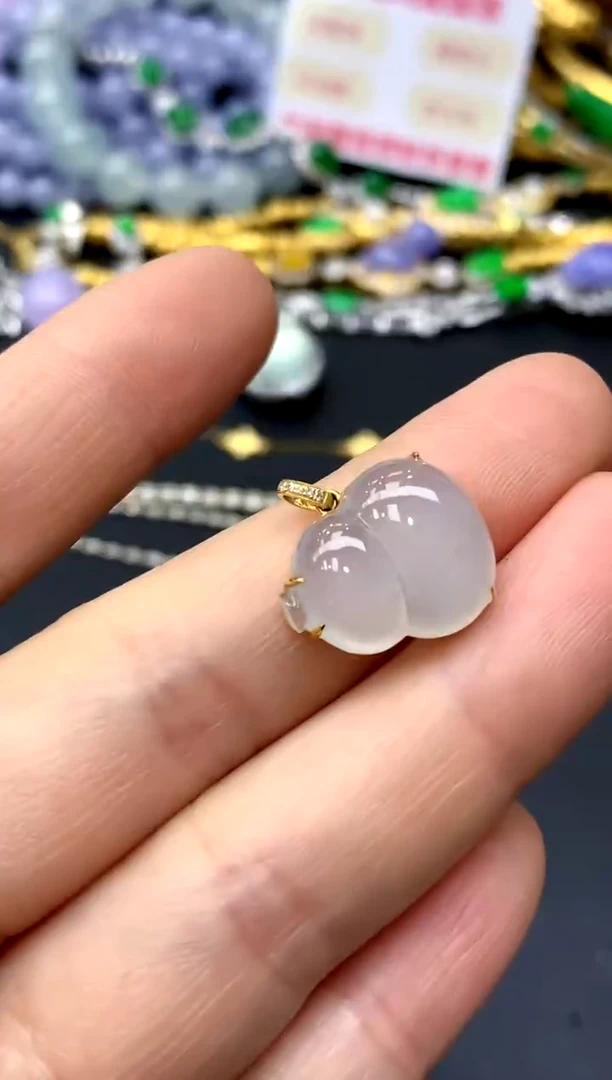 颈饰18K金镶嵌翡翠65-中国好珍宝