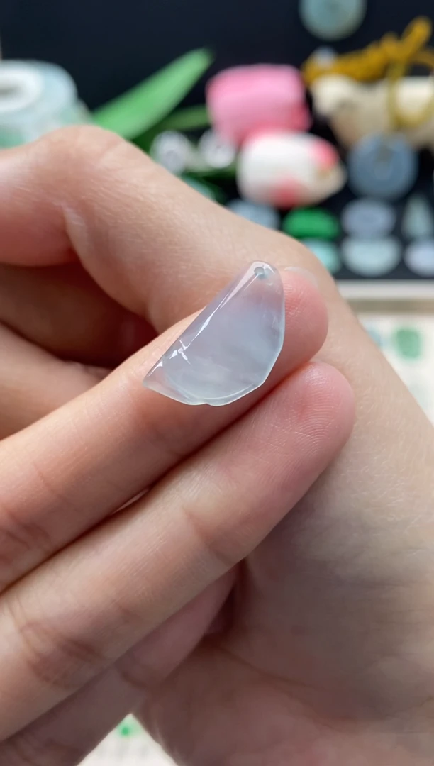 【闪购商品】翡翠颈饰未镶嵌翡翠冰种随型