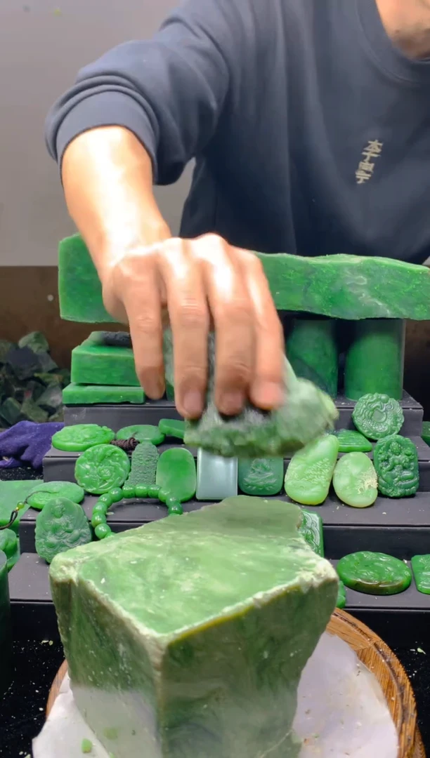 未镶嵌和田玉珠宝半成品1