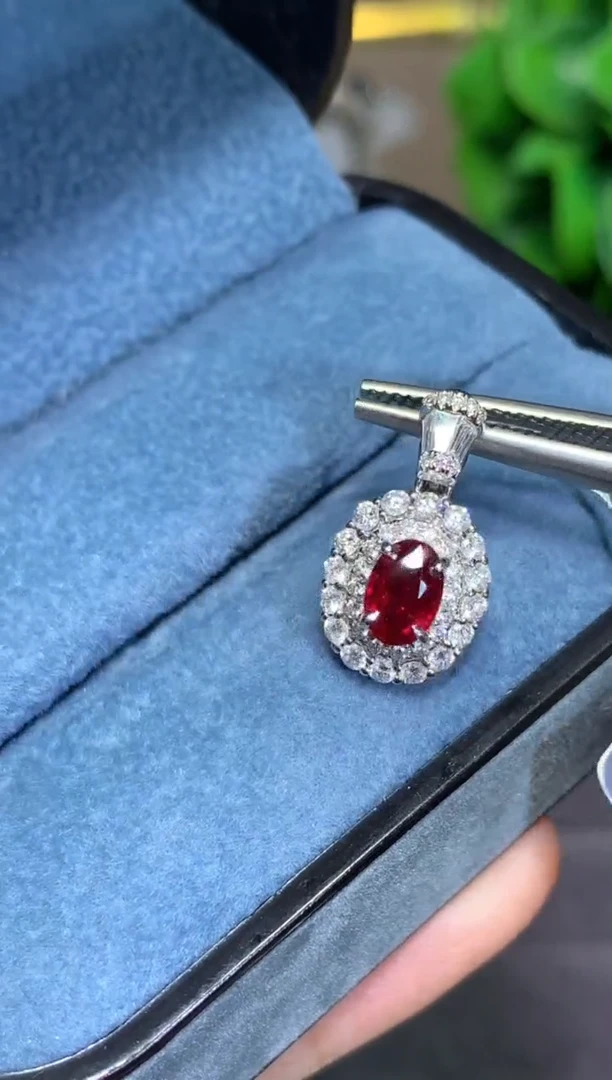 吊坠(不含链)18K金镶嵌红宝石0.8ct