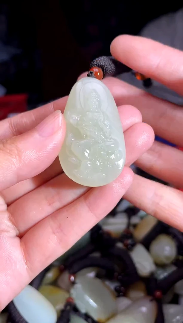 和田玉未镶嵌颈饰1