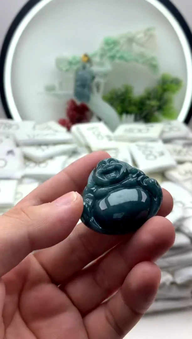 翡翠未镶嵌颈饰佛公