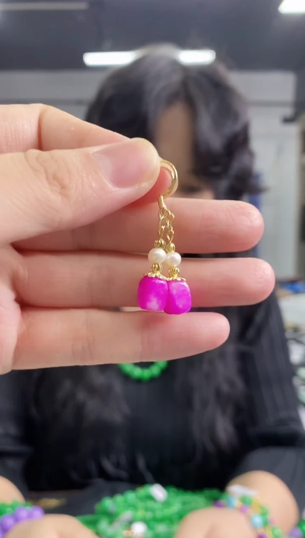 苏纪石（舒俱来）未镶嵌耳钉多样性发其一颜色微差