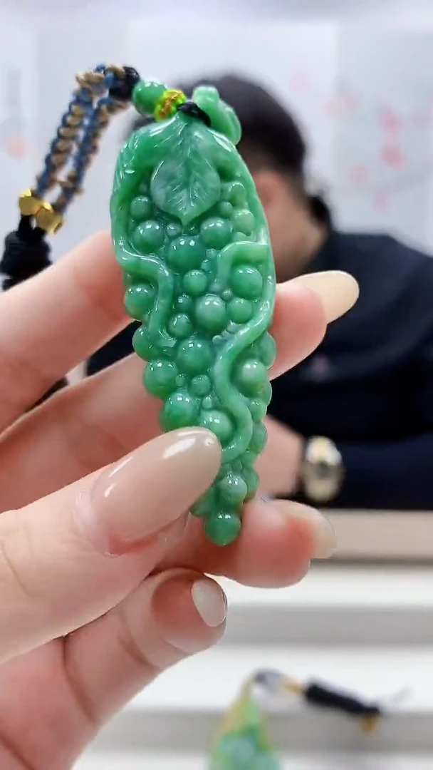 未镶嵌定制翡翠5060lr-毛货挂件60