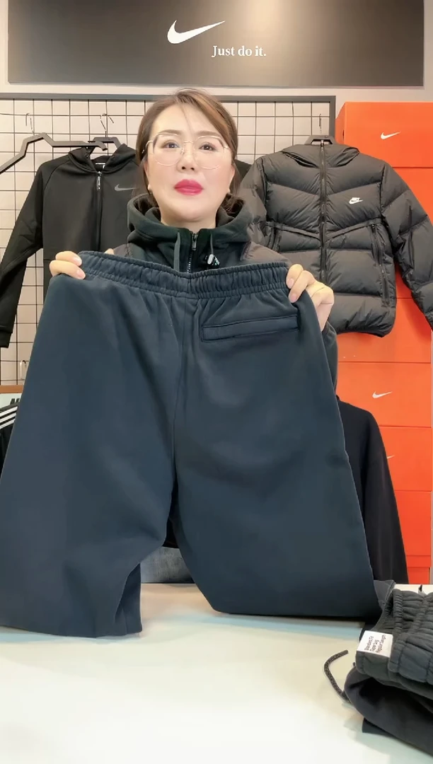 7469黑色飞人长裤L码140斤-160斤不退换