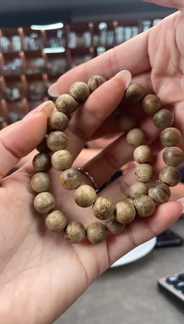 【闪购商品】沉香手串95号柬埔寨多样性发一条