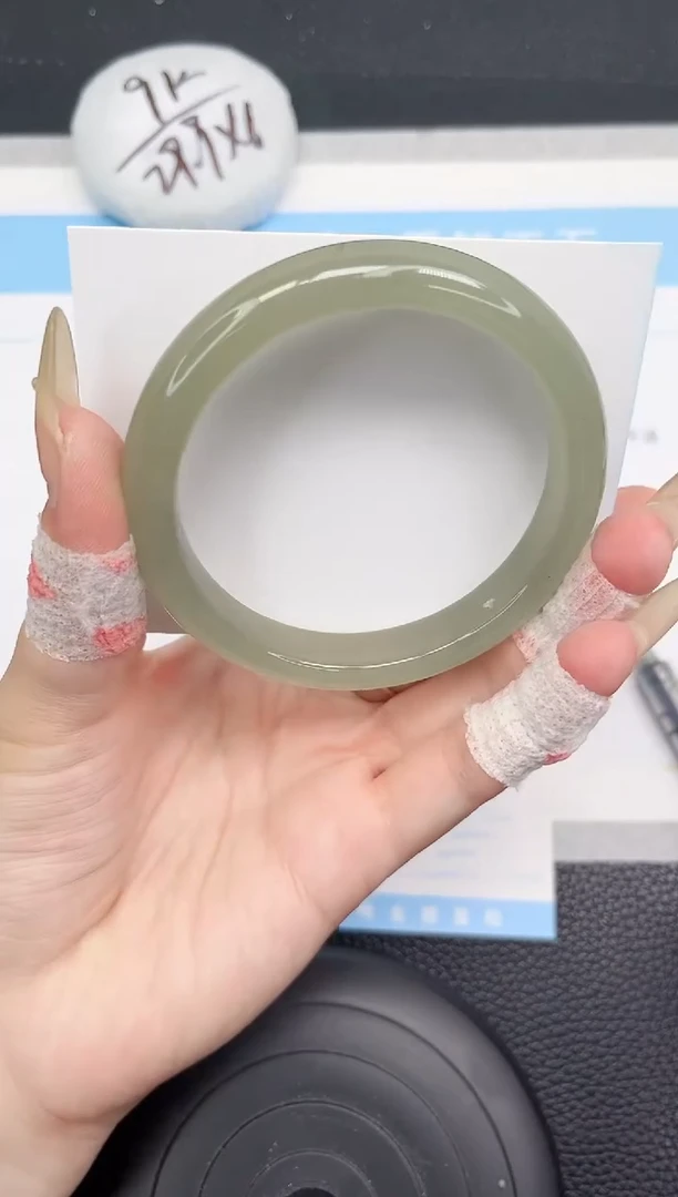 石英质玉手镯未镶嵌73-61