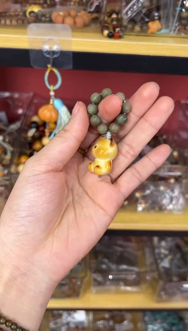 【闪购商品】香榧木木艺8mm绿檀-小熊