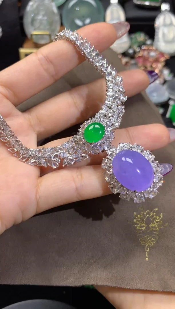 颈饰18K金镶嵌翡翠翡翠套链