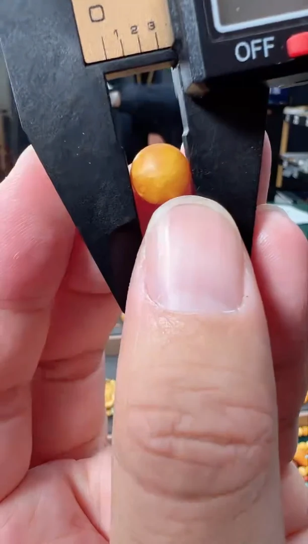 【闪购商品】琥珀裸石未镶嵌9mm+（微瑕）橘皮花蜡单珠-S17