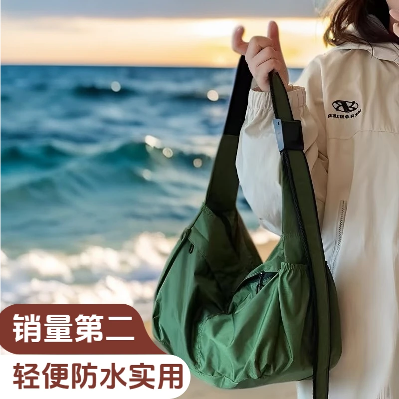 大容量通用男女斜挎轻便旅游外出通勤单肩包防水牛津布外出骑行包