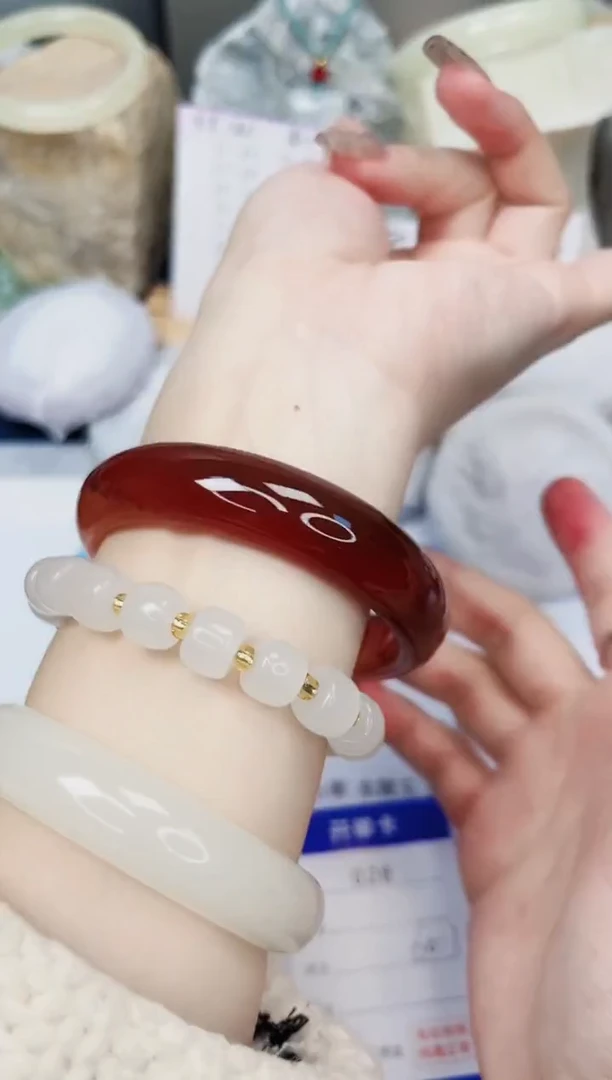 【闪购商品】石英质玉手镯未镶嵌26-玛瑙-圈口60
