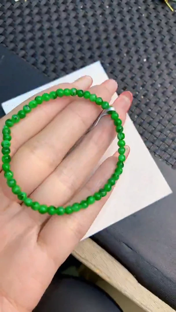 颈饰未镶嵌翡翠1