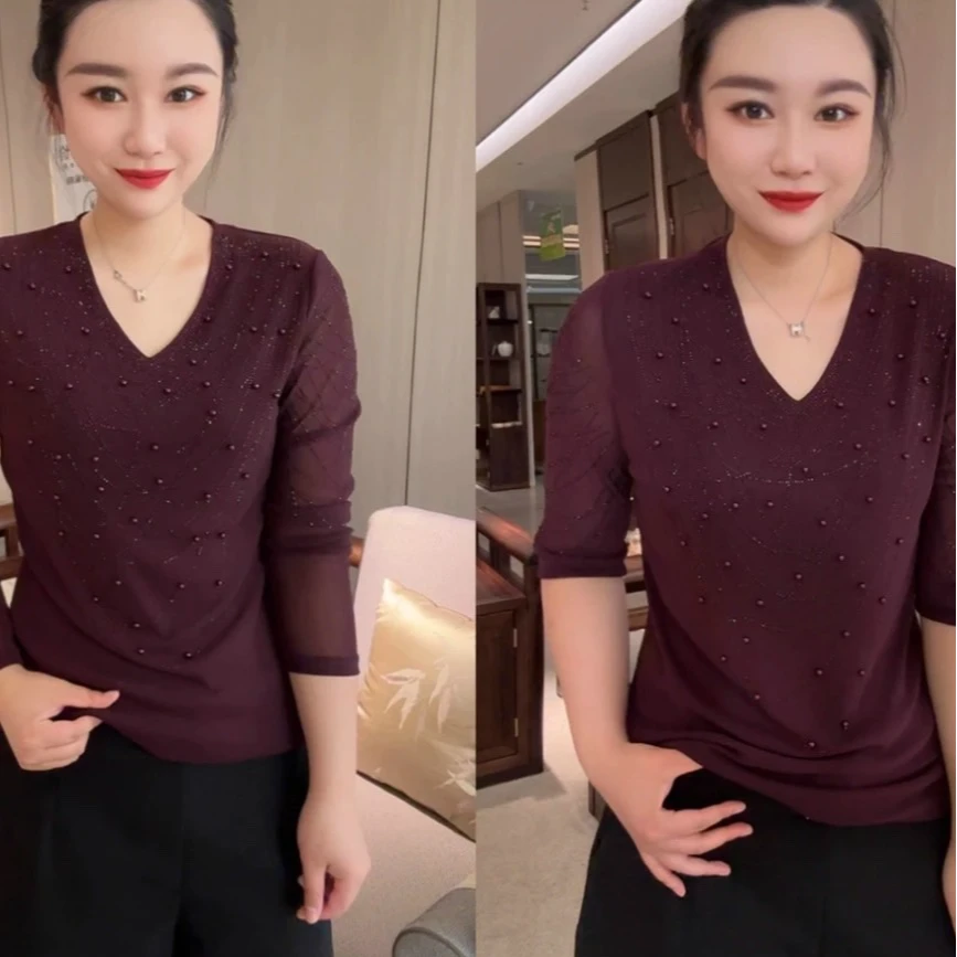 2025秋装时尚洋气新款设计纯色烫钻V领百搭显瘦短袖妈妈装T恤女