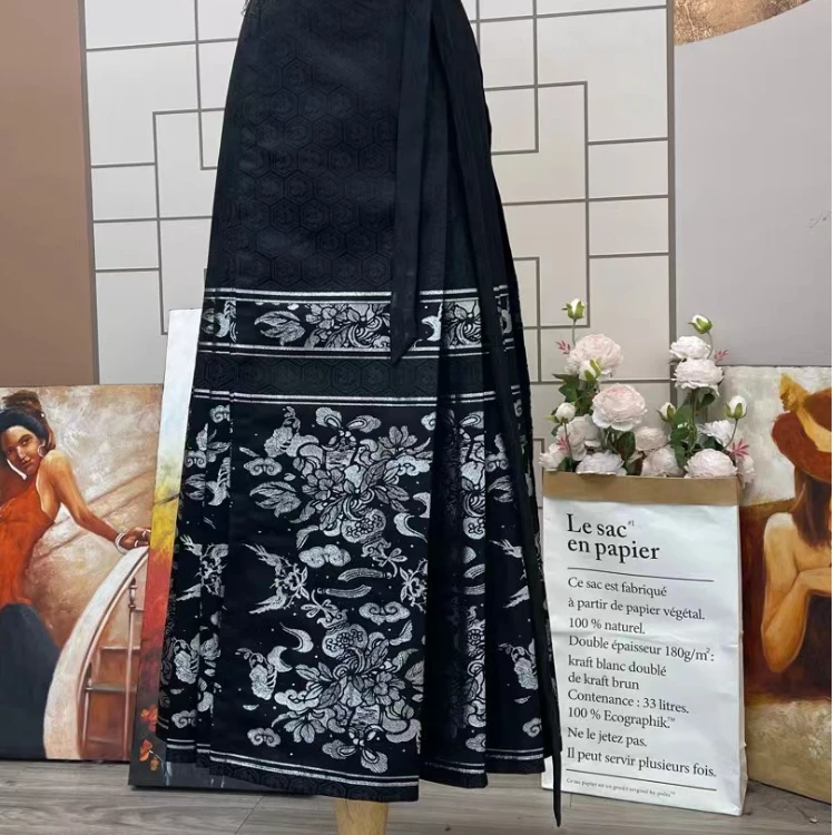 花享悦国风2024年复古百搭新中式宫廷马面裙彩织时尚气质-M8890