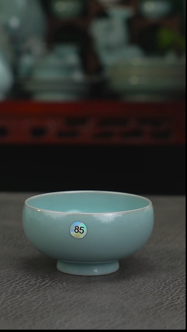 侯全力手签款天蓝釉带足普洱杯精品-二