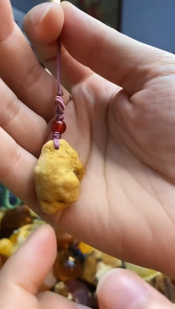 琥珀颈饰未镶嵌吊坠
