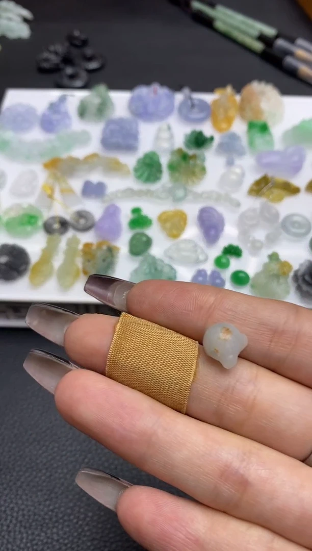 定制翡翠未镶嵌翡翠毛货~