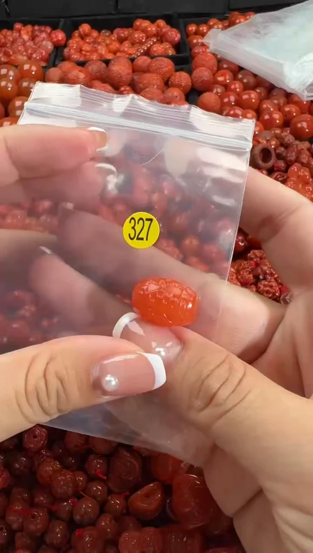 颈饰未镶嵌南红玛瑙2
