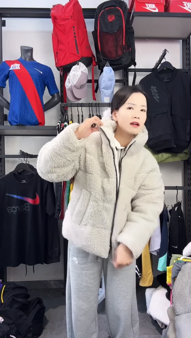 撸****哥574·编码 瑕疵款直播间过款为准 尺码·m