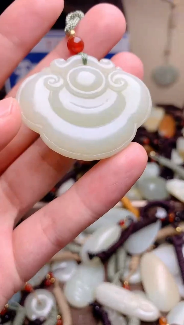 和田玉未镶嵌颈饰1