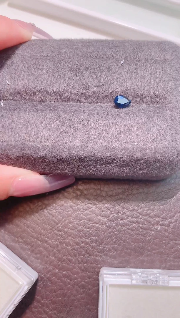 裸石祖母绿皇家蓝0.95ct
