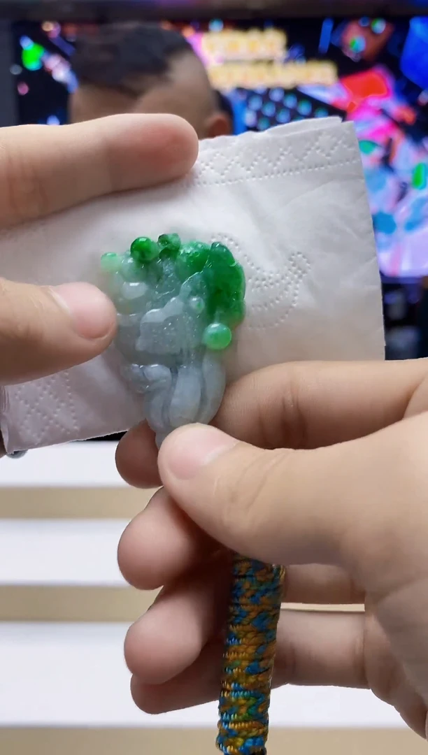 未镶嵌定制翡翠-毛货挂件17