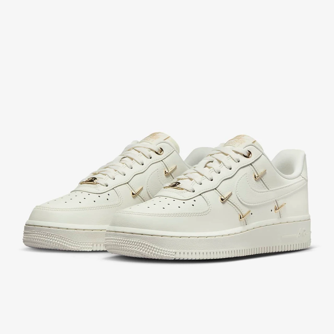 耐克NIKE金钩空军AirForce1女子时尚板鞋运动鞋FV3654111