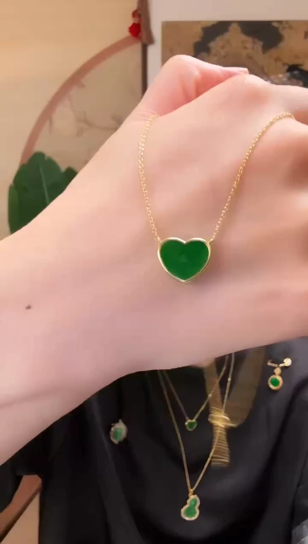 颈饰银S925镶嵌翡翠吊坠