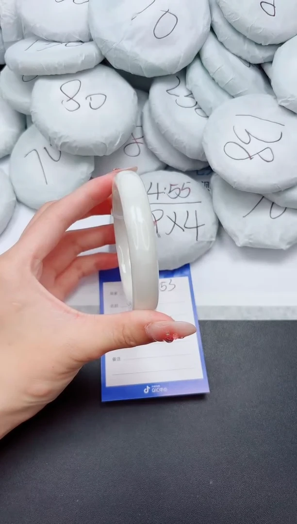 手镯和田玉未镶嵌M53-61.7B