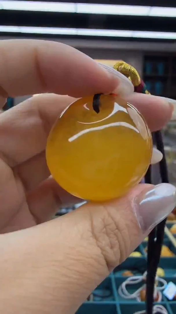 琥珀颈饰未镶嵌118秒拍号 假一罚三