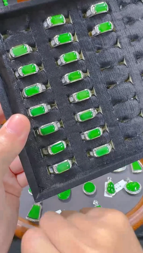 翡翠戒指未镶嵌天然A货翡翠+发其一