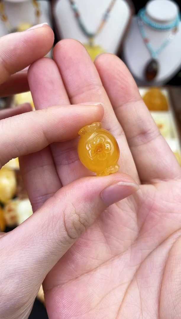 琥珀未镶嵌珠宝奇石柒月